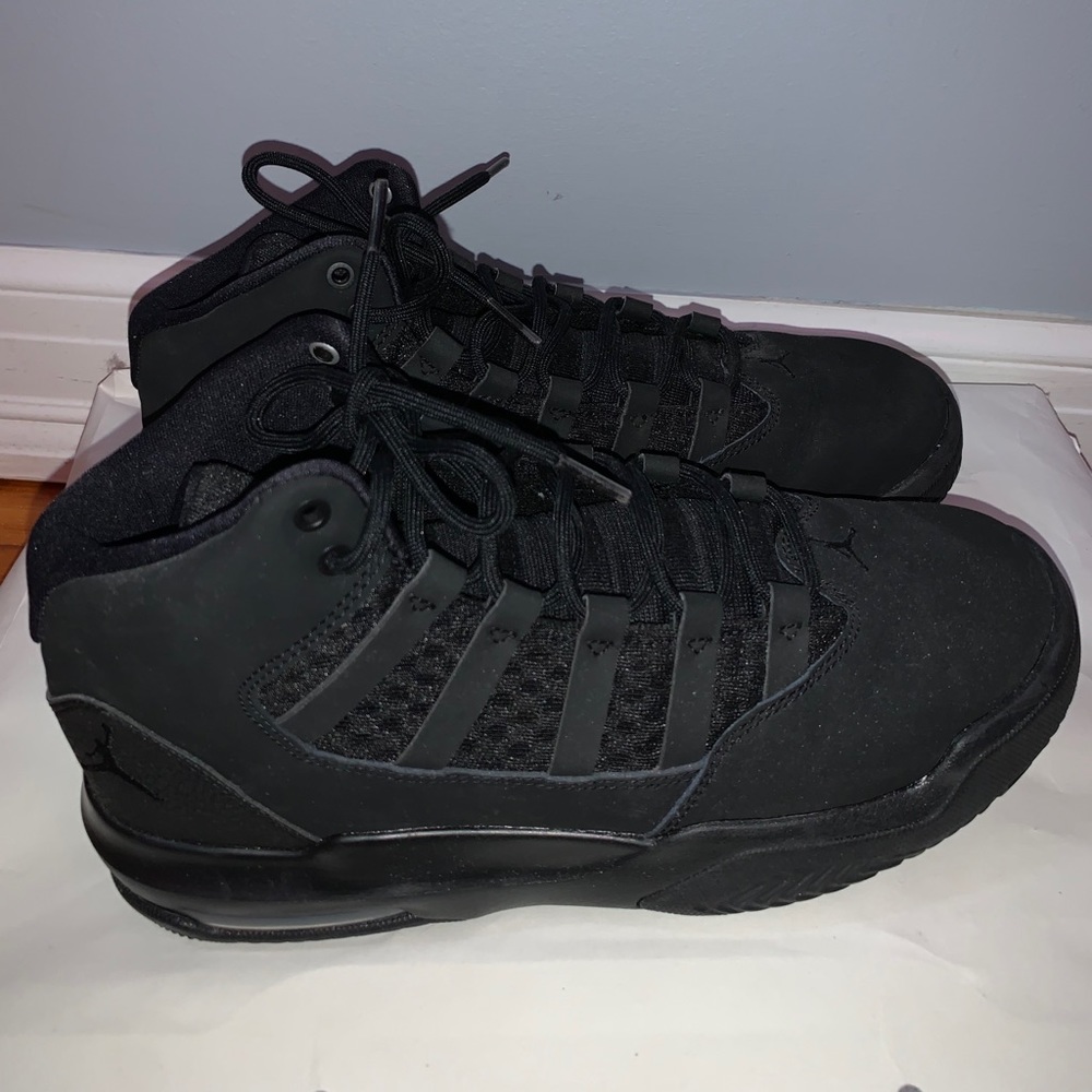 Jordan Max Aura All Black